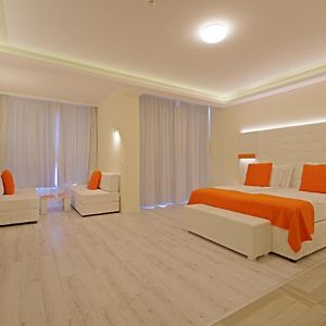 Luxus Zimmer mit Kingsize-Bett